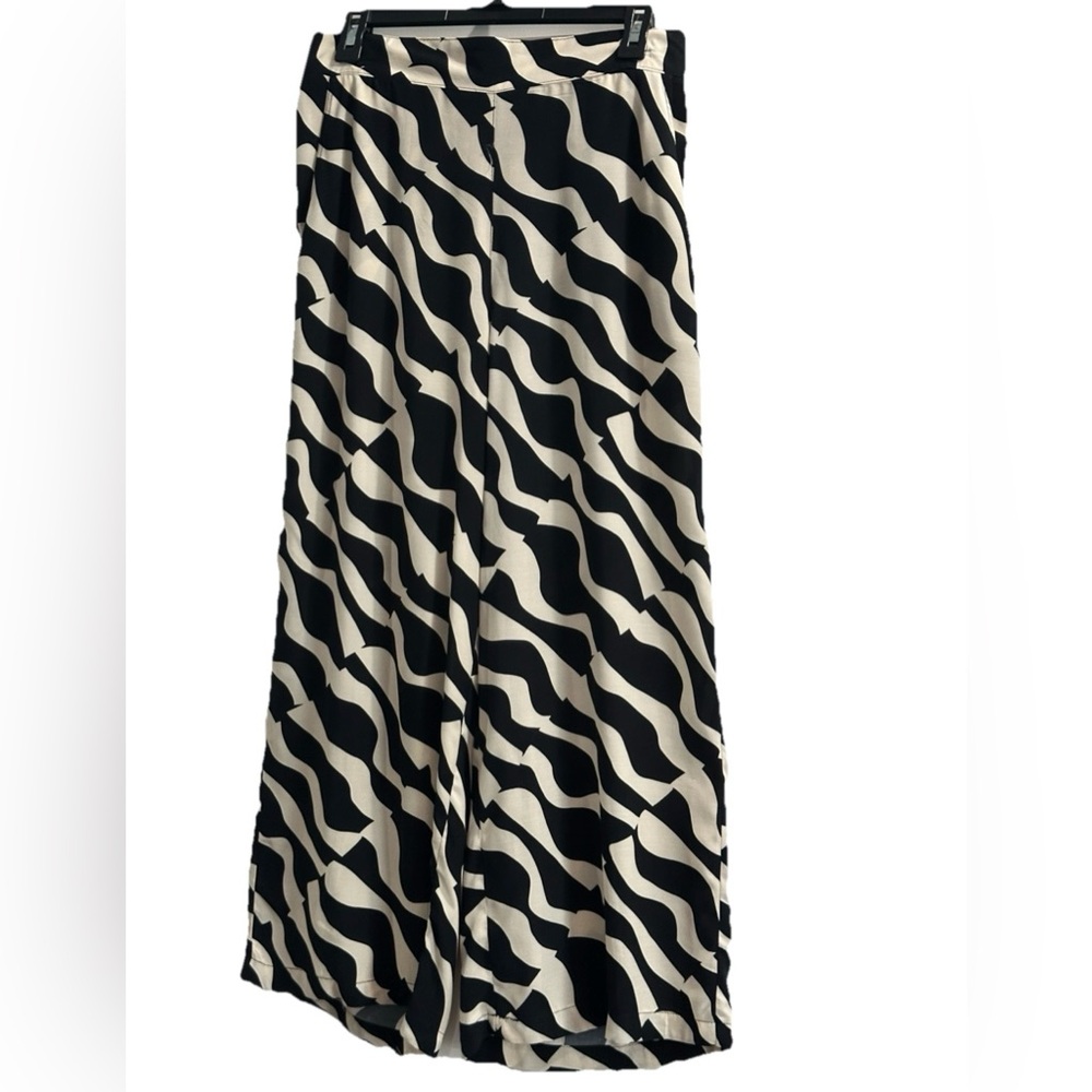 T. Tahari Black Cream Geo Wave Resort Wide Leg Pants Size Medium